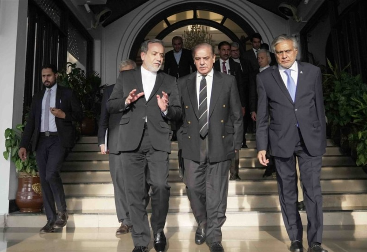 Breaking News, Araghchi Gives a Sound Message to Pakistan an US Both