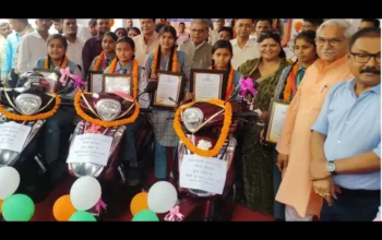 Bareilly, टॉपर्स का सम्मान