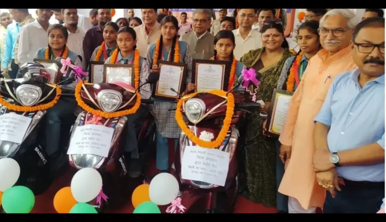 Bareilly, टॉपर्स का सम्मान