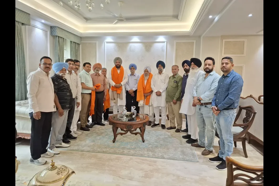 New Amritsar  की परेशानियों के हल के लिए सांसद औजला से मिले क्षेत्रवासी