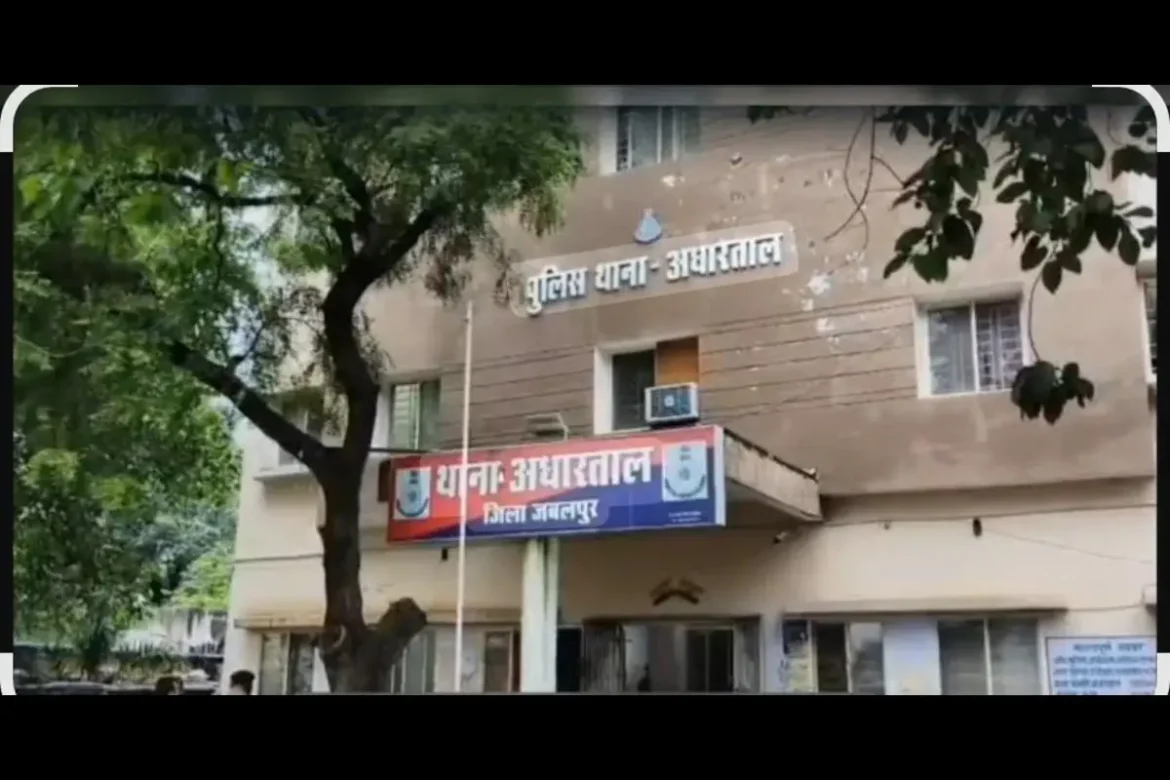 Cock Fight जबलपुर में पार्षद vs अधिवक्ता की लड़ाई, बिना जांच FIR पर बवाल