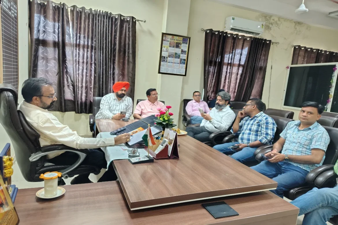 SIR 2026 मतदाता जागरूकता और घर-घर सत्यापन अभियान की समीक्षा