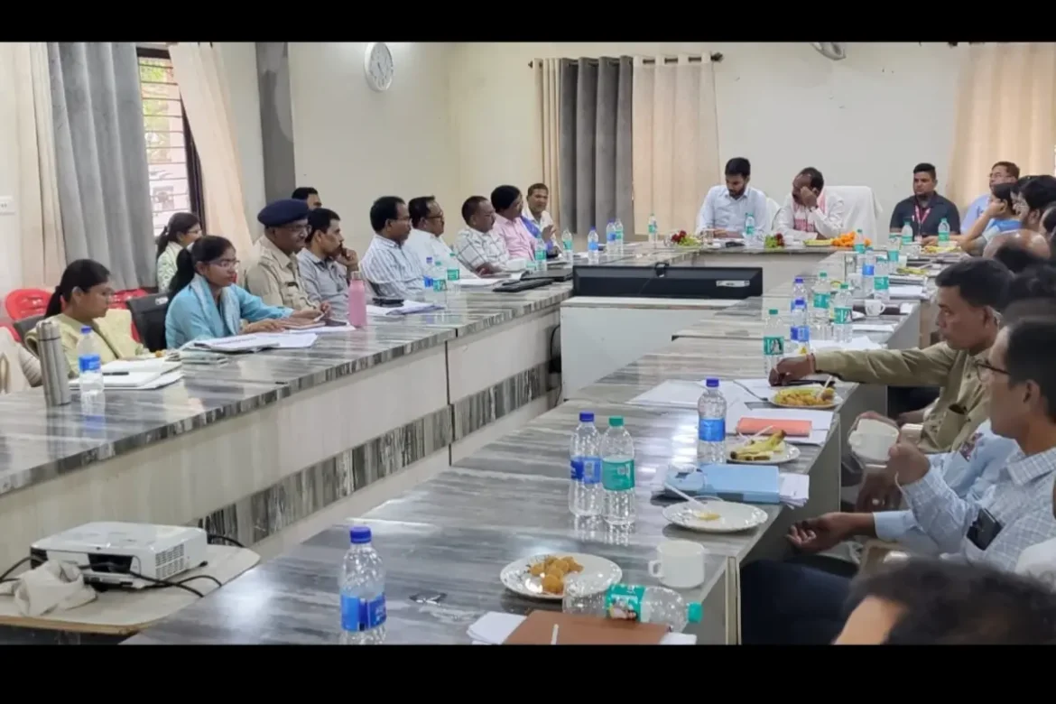 Tribal Lands सामान्य वर्ग को कैसे हो रहीं ट्रांसफर, ST आयोग के अध्यक्ष ने पूछा सवाल, बगलें झांकने लगे अफसर