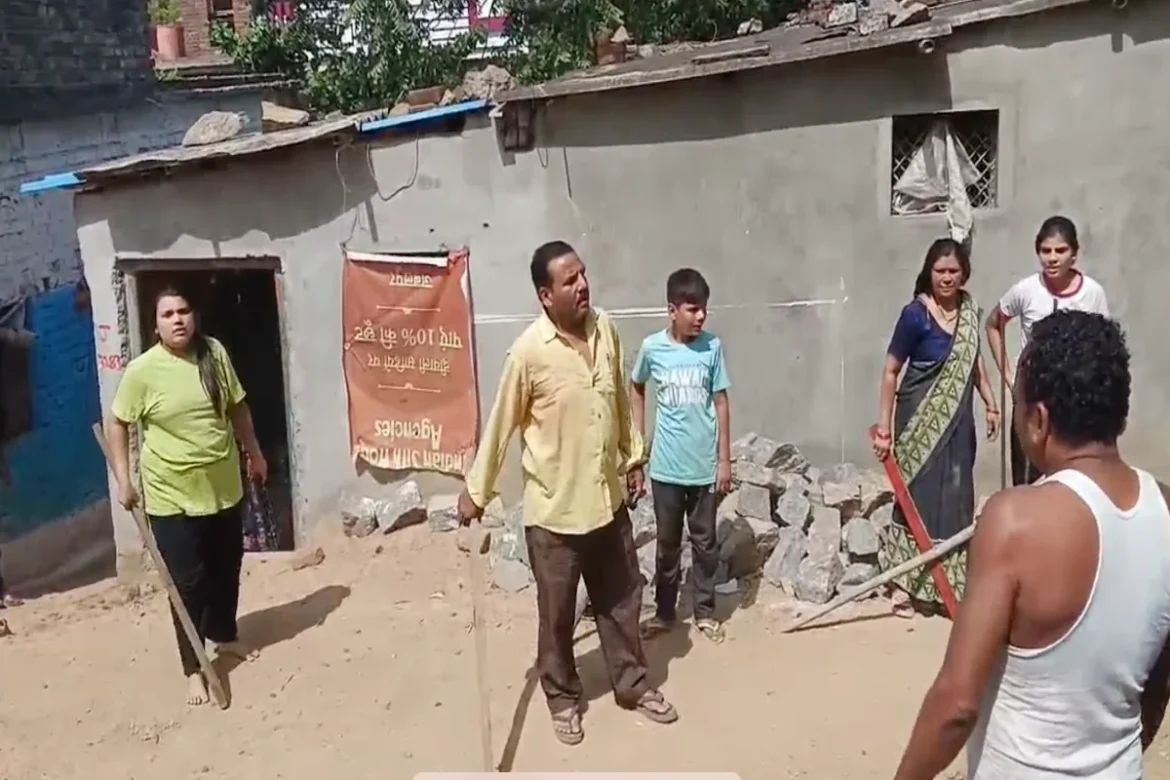 Jabalpur Crime भाई बना भाई के खून का प्यासा, एक दूसरे पर बरसाए लाठी-डंडे