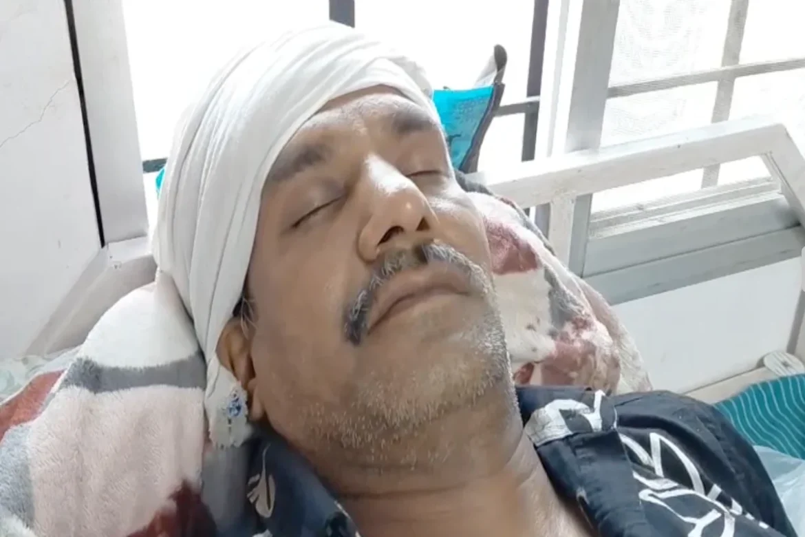 Harassment सब्जी बेचने वाले का उत्पीड़न, अवैध वसूली, पैसे न देने पर लाठी डंडों से पीटा