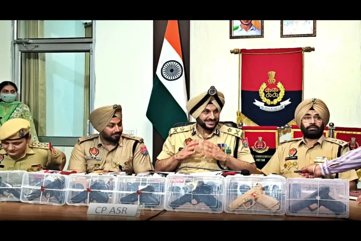 Amritsar Police इंटरनेशनल आर्म्स और हवाला नेटवर्क का पर्दाफाश, 1 अफगानी समेत 4 गिरफ्तार