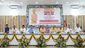 CM योगी आदित्यनाथ बरेली में मण्डलीय समीक्षा बैठक में